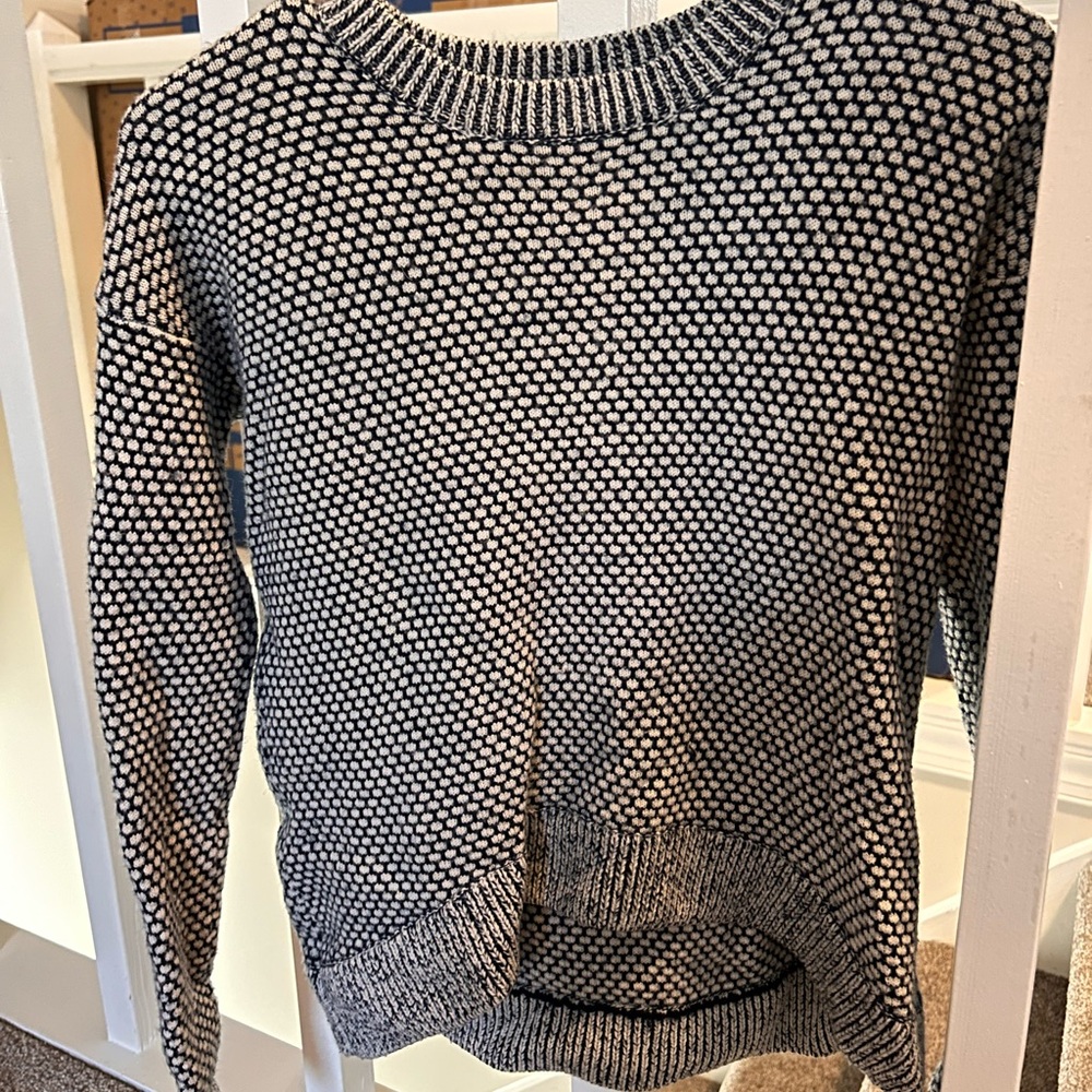 Lulemon navy and white High Low Sweater